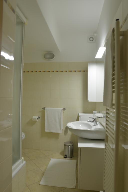 Апартаменти Residenza Cece' Лекко Номер фото